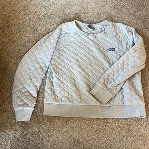 Grey scoop neck Patagonia sweatshirt